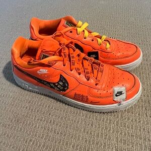 Nike air just do it collection mens 6.5 and youth 6.5